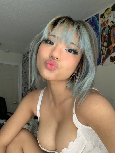 Watch v ♡ (⇀ 3 ↼)'s leaked NSFW photo on TwXstars