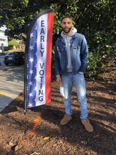 Watch 17th Chariot's leaked NSFW photo on TwXstars