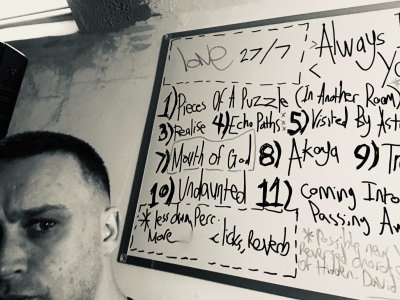 Watch Lone's leaked NSFW photo on TwXstars