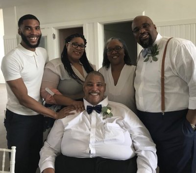 Watch 17th Chariot's leaked NSFW photo on TwXstars