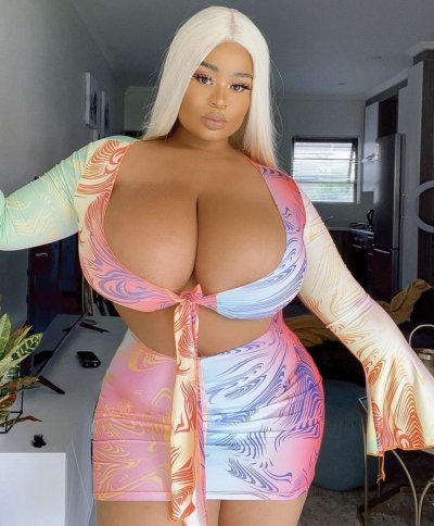 Watch kim's leaked NSFW photo on TwXstars