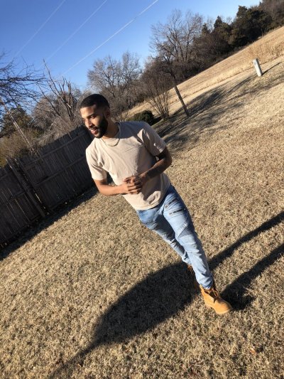 Watch 17th Chariot's leaked NSFW photo on TwXstars