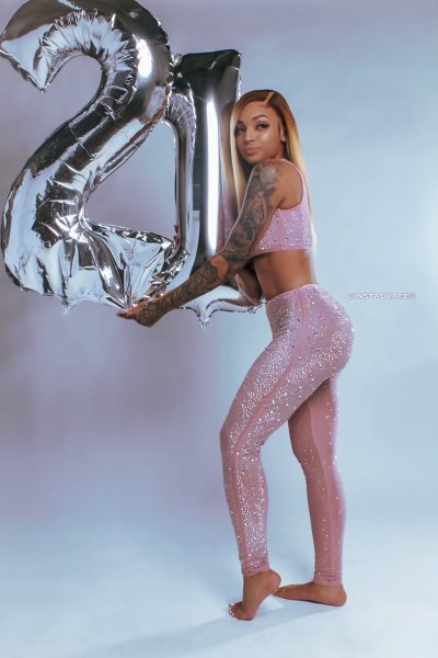 Watch Lambo's leaked NSFW photo on TwXstars