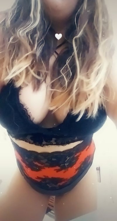 Watch Henny 🌟's leaked NSFW photo on TwXstars