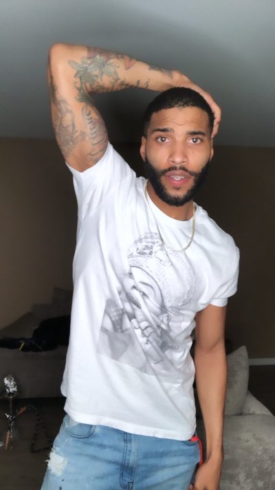 Watch 17th Chariot's leaked NSFW photo on TwXstars