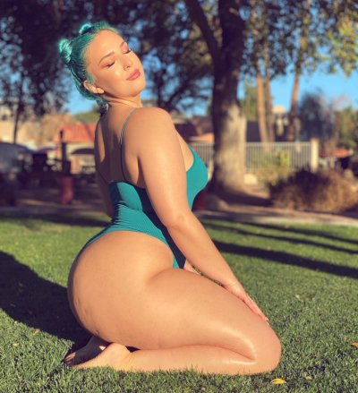 Watch nixxdee's leaked NSFW photo on TwXstars