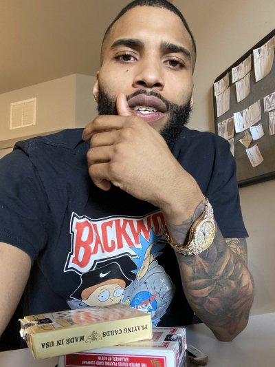 Watch 17th Chariot's leaked NSFW photo on TwXstars