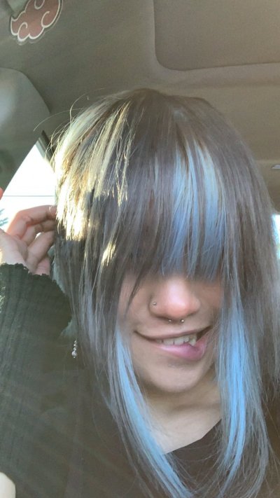 Watch v ♡ (⇀ 3 ↼)'s leaked NSFW photo on TwXstars