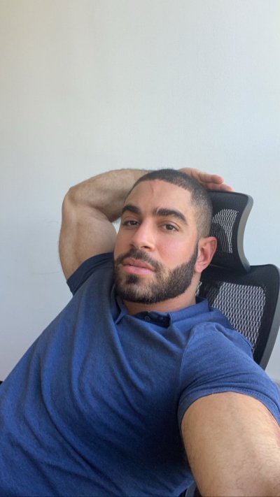 Watch Liam's leaked NSFW photo on TwXstars