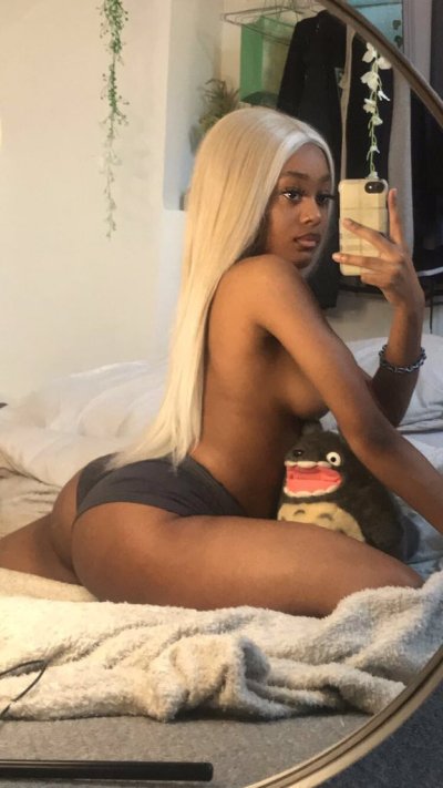 Watch slim ebony 🇯🇲🇹🇹's leaked NSFW photo on TwXstars