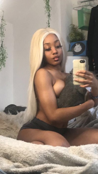 Watch slim ebony 🇯🇲🇹🇹's leaked NSFW photo on TwXstars