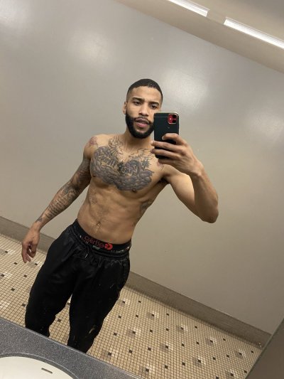 Watch 17th Chariot's leaked NSFW photo on TwXstars