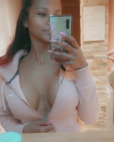 Watch Miiana_model's leaked NSFW photo on TwXstars