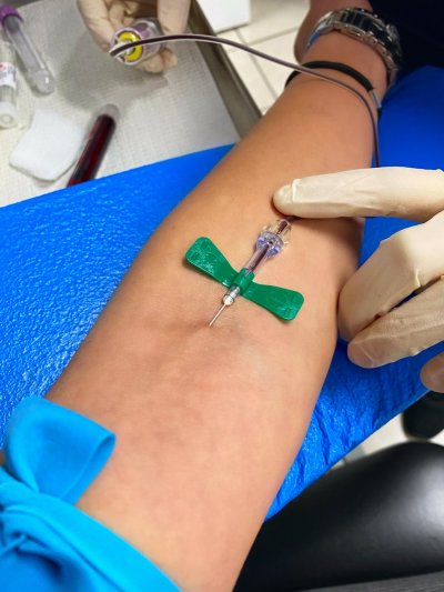 Watch Tia Fuckin Cyrus's leaked NSFW photo on TwXstars