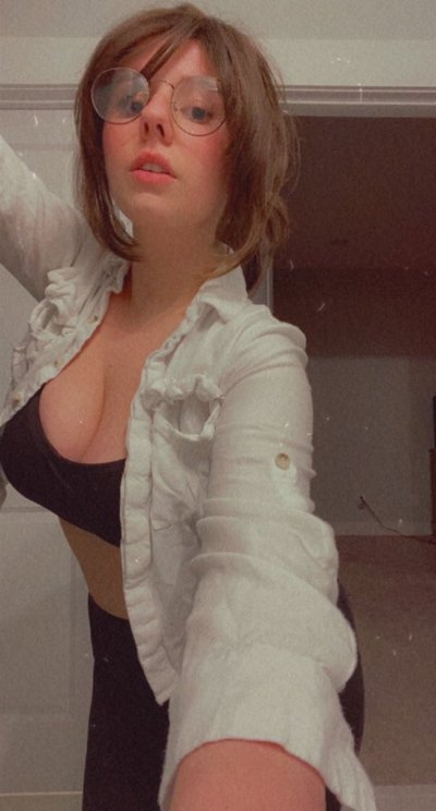 Watch Savannah Solo's leaked NSFW photo on TwXstars