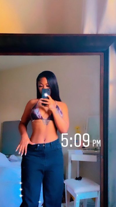 Watch t ☆ j's leaked NSFW photo on TwXstars