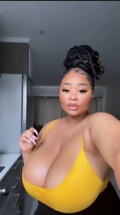 Watch kim's leaked NSFW photo on TwXstars