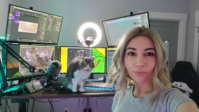 Watch Alinity's leaked NSFW photo on TwXstars