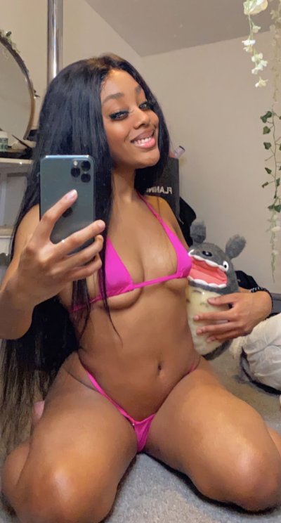 Watch slim ebony 🇯🇲🇹🇹's leaked NSFW photo on TwXstars