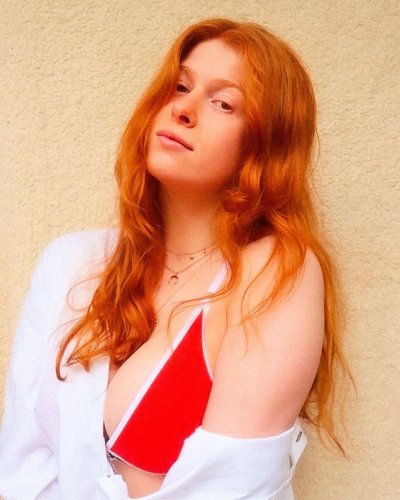 Watch Imogen Lucie's leaked NSFW photo on TwXstars