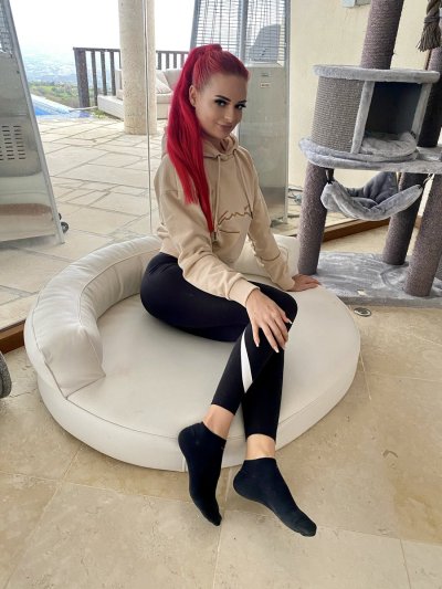 Watch Fari Banx's leaked NSFW photo on TwXstars