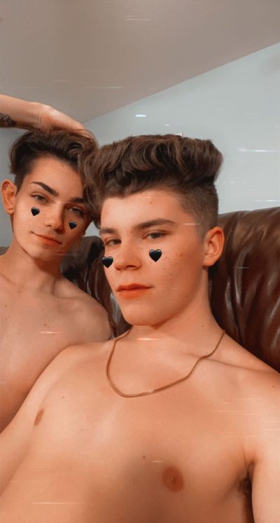 Watch Silas Brooks's leaked NSFW photo on TwXstars