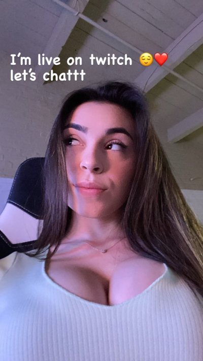 Watch Miranda's leaked NSFW photo on TwXstars