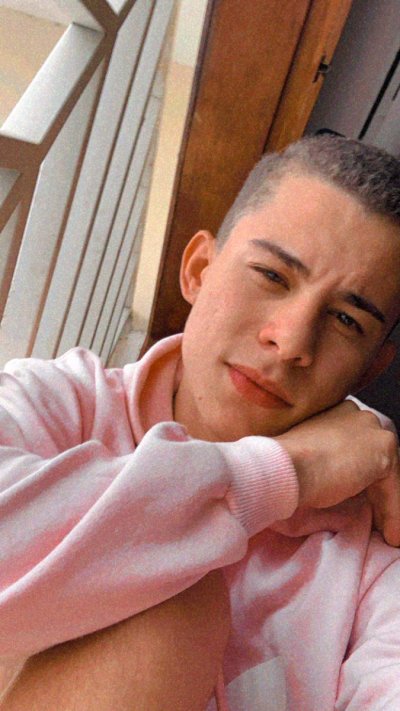 Watch Julio's leaked NSFW photo on TwXstars