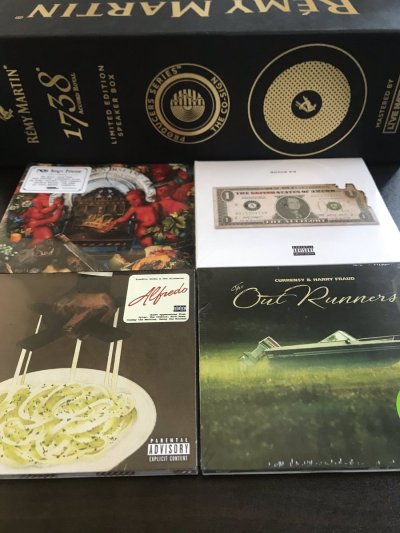 Watch Cerebro's leaked NSFW photo on TwXstars