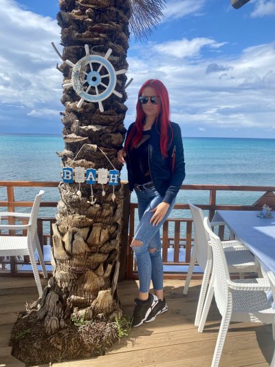 Watch Fari Banx's leaked NSFW photo on TwXstars