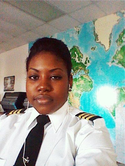 Watch C h e l l e 🍓🤍's leaked NSFW photo on TwXstars