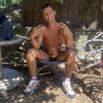 Watch sniffme_sk8boy's leaked NSFW photo on TwXstars