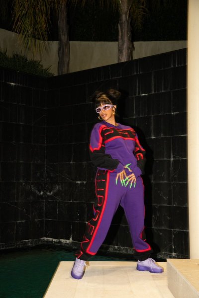 Watch Cardi B's leaked NSFW photo on TwXstars