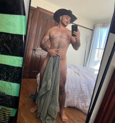 Watch Apollo Moon🏳️‍⚧️'s leaked NSFW photo on TwXstars