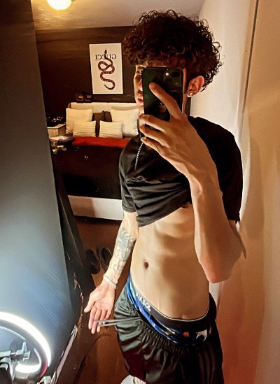 Watch ℑ𝔰𝔯𝔞𝔢𝔩 𝔗𝔞𝔭𝔦𝔞's leaked NSFW photo on TwXstars