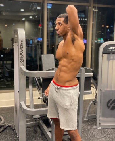 Watch Lµ§†𝓡𝓪𝓼𝓱𝓪𝓭 6'5❌️215's leaked NSFW photo on TwXstars