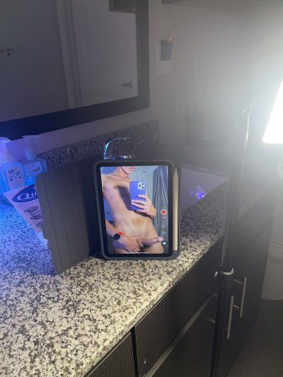 Watch OnlyVani 🪩's leaked NSFW photo on TwXstars