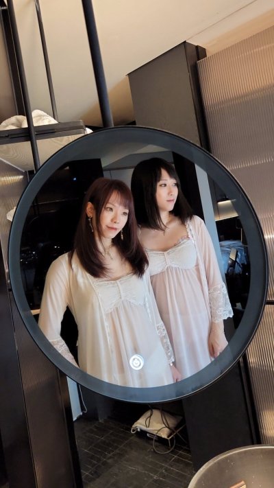 Watch Cathy's leaked NSFW photo on TwXstars