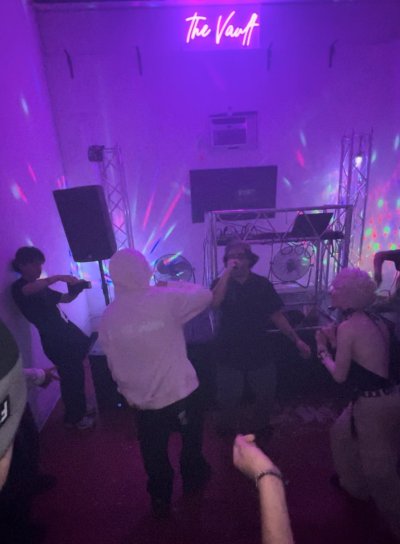 Watch OGBeeFarmr 👽🛸🪐's leaked NSFW photo on TwXstars