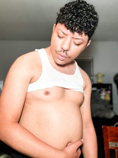 Watch Belly Hadid's leaked NSFW photo on TwXstars