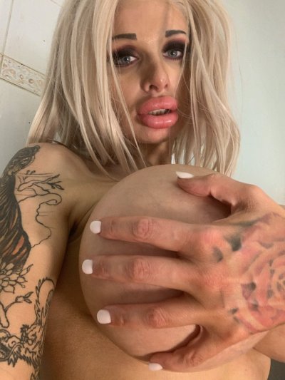 Watch Sophie Anderson's leaked NSFW photo on TwXstars