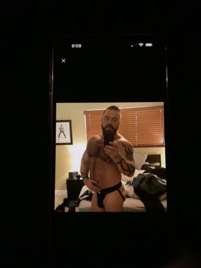 Watch Belly Hadid's leaked NSFW photo on TwXstars