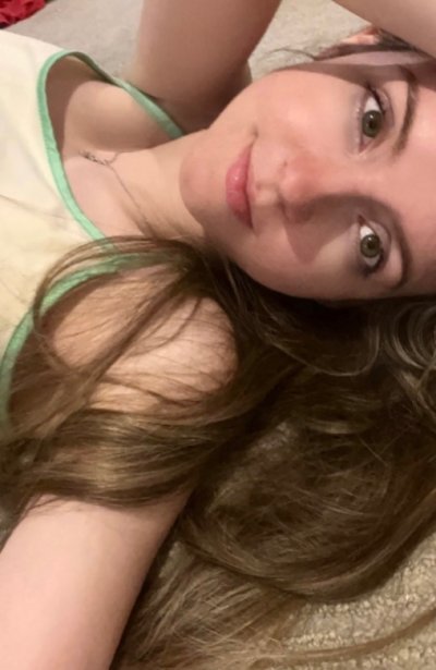 Watch Chloè 🌷🐝's leaked NSFW photo on TwXstars