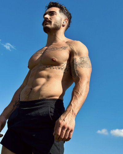 Watch Iggle Pringle's leaked NSFW photo on TwXstars