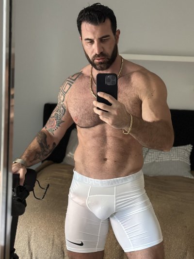 Watch Fitcamguy's leaked NSFW photo on TwXstars