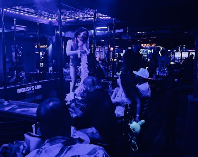 Watch Mike D's leaked NSFW photo on TwXstars