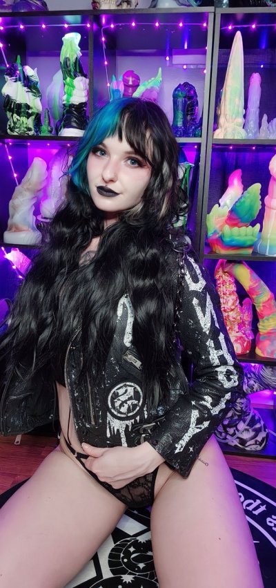 Watch Estella 🦇's leaked NSFW photo on TwXstars