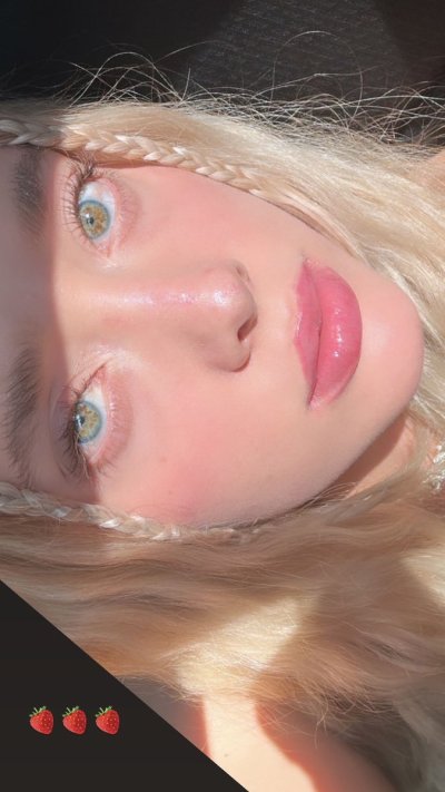 Watch M🦋G's leaked NSFW photo on TwXstars