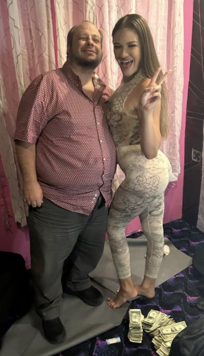 Watch Mike D's leaked NSFW photo on TwXstars