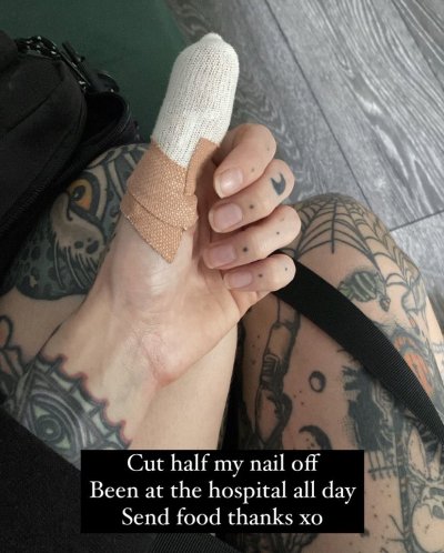 Watch emfaerie's leaked NSFW photo on TwXstars